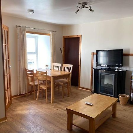 2 Bedroom House Overlooking Pierowall Bay, Westray Exteriör bild