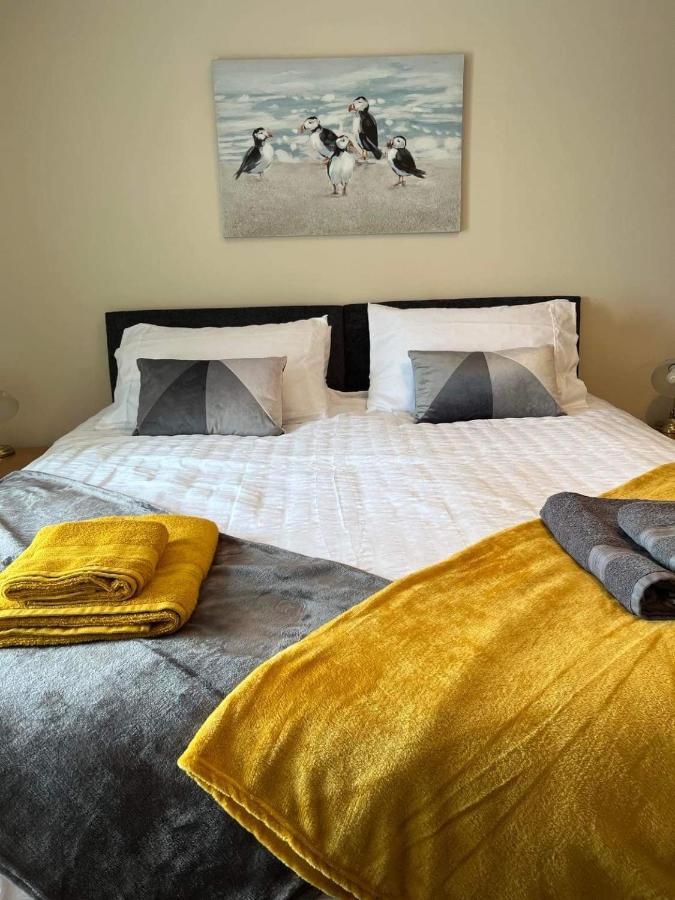 2 Bedroom House Overlooking Pierowall Bay, Westray Exteriör bild