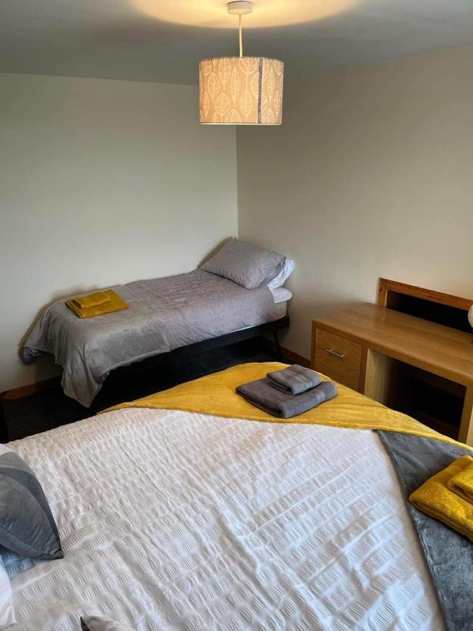 2 Bedroom House Overlooking Pierowall Bay, Westray Exteriör bild