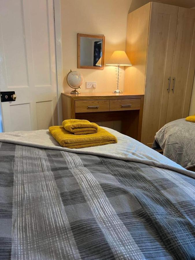 2 Bedroom House Overlooking Pierowall Bay, Westray Exteriör bild